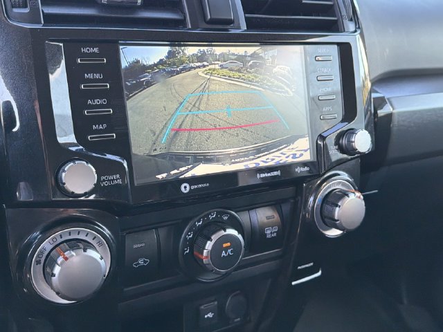 Used 2022 Toyota 4Runner TRD Off-Road AWD/4WD image 30