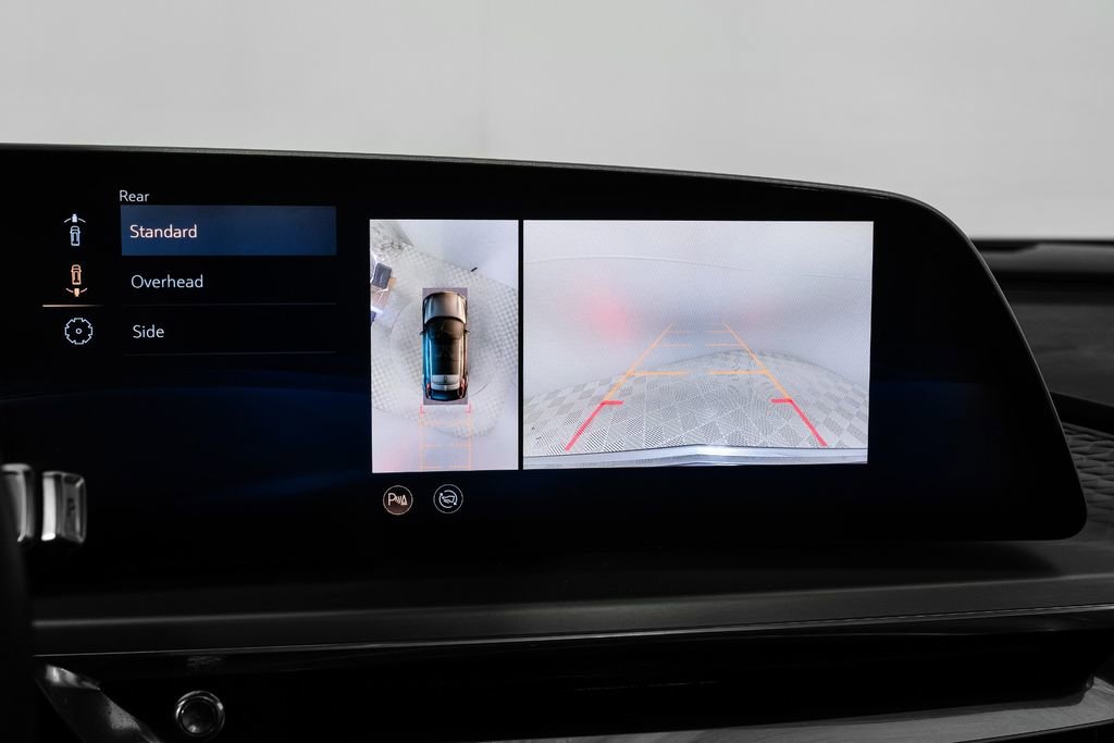 Used 2023 Cadillac Lyriq 2WD image 19