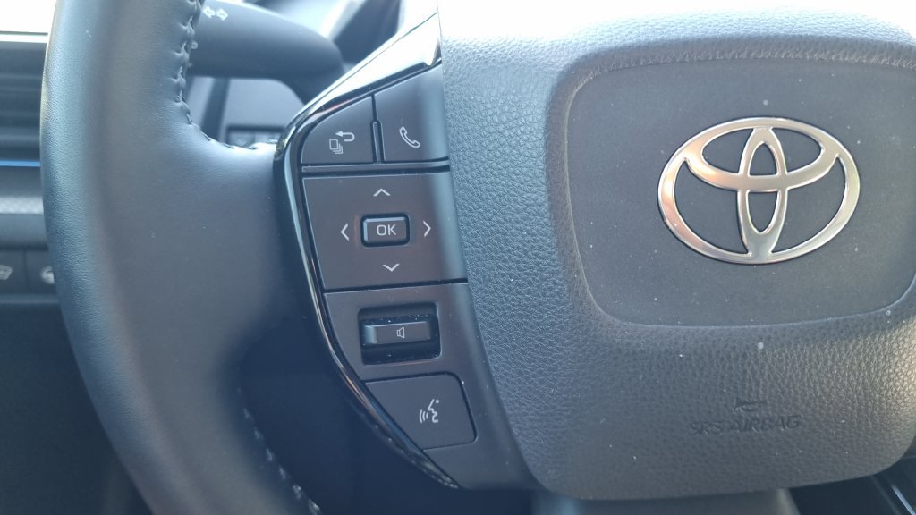 Used 2024 Toyota Prius XLE FWD image 24