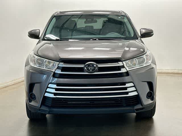 Used 2019 Toyota Highlander LE AWD/4WD image 29