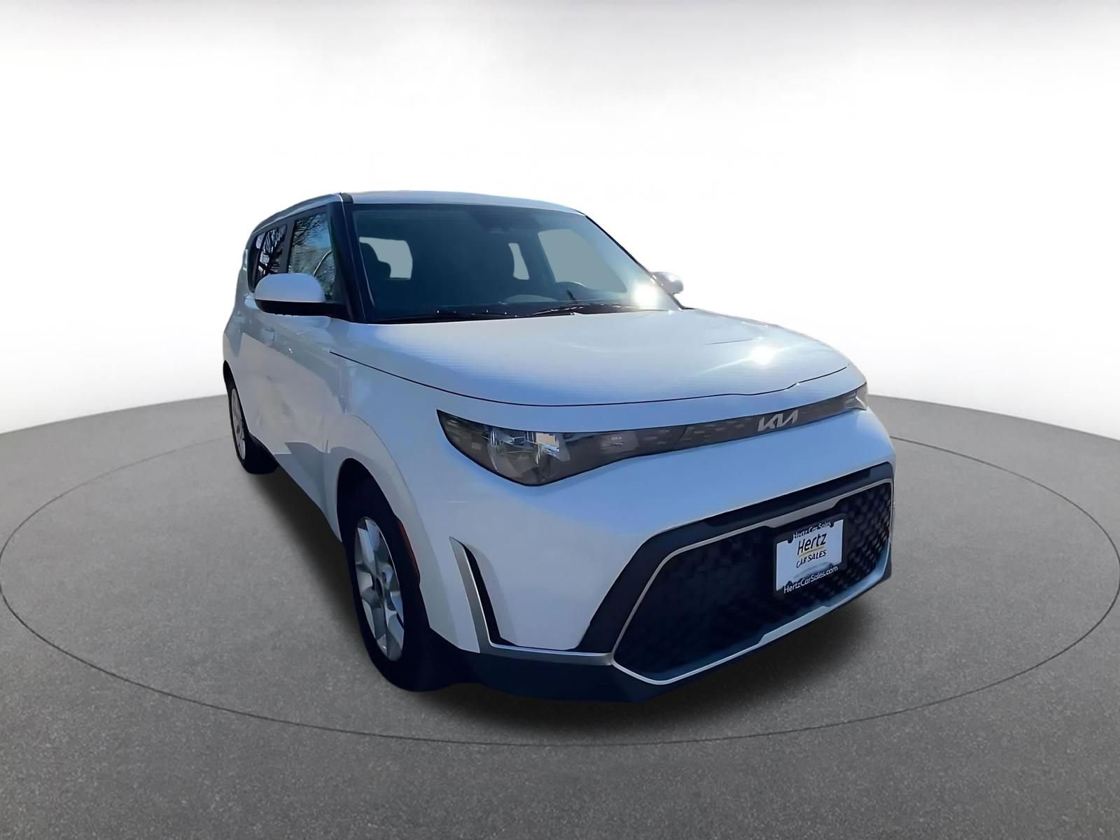 Used 2025 Kia Soul LX w/ LX Technology Package image 3