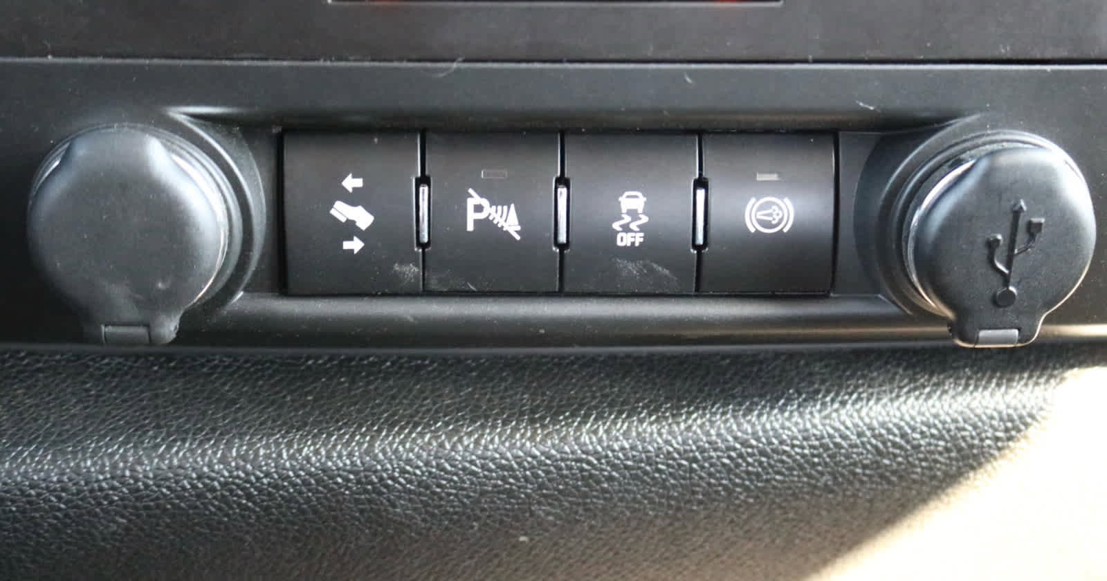 Used 2014 Chevrolet Silverado 3500 LT w/ Interior Plus Package image 21