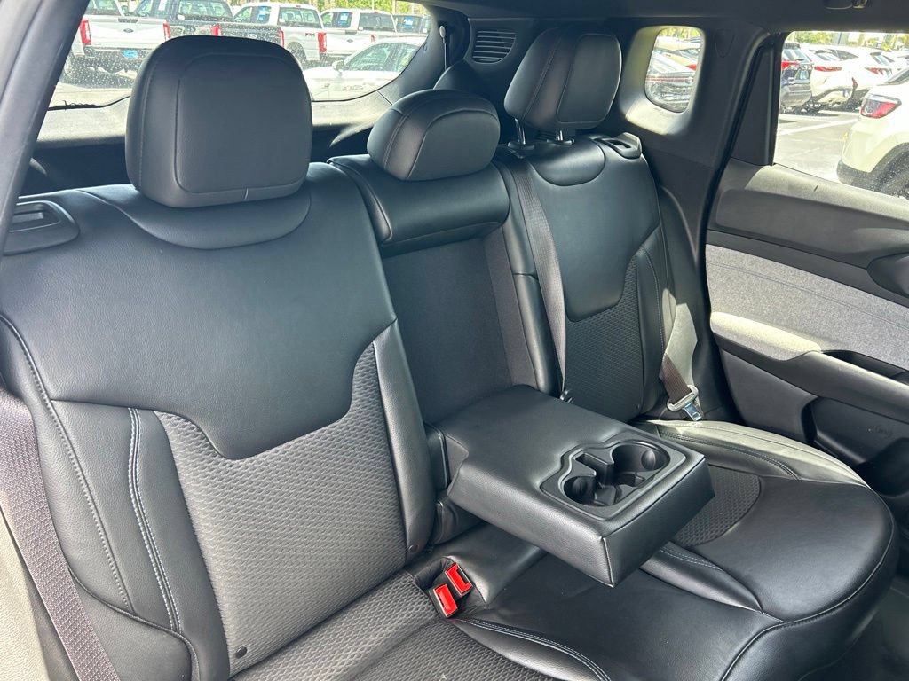 Used 2023 Jeep Compass Latitude w/ Convenience Group AWD/4WD image 46