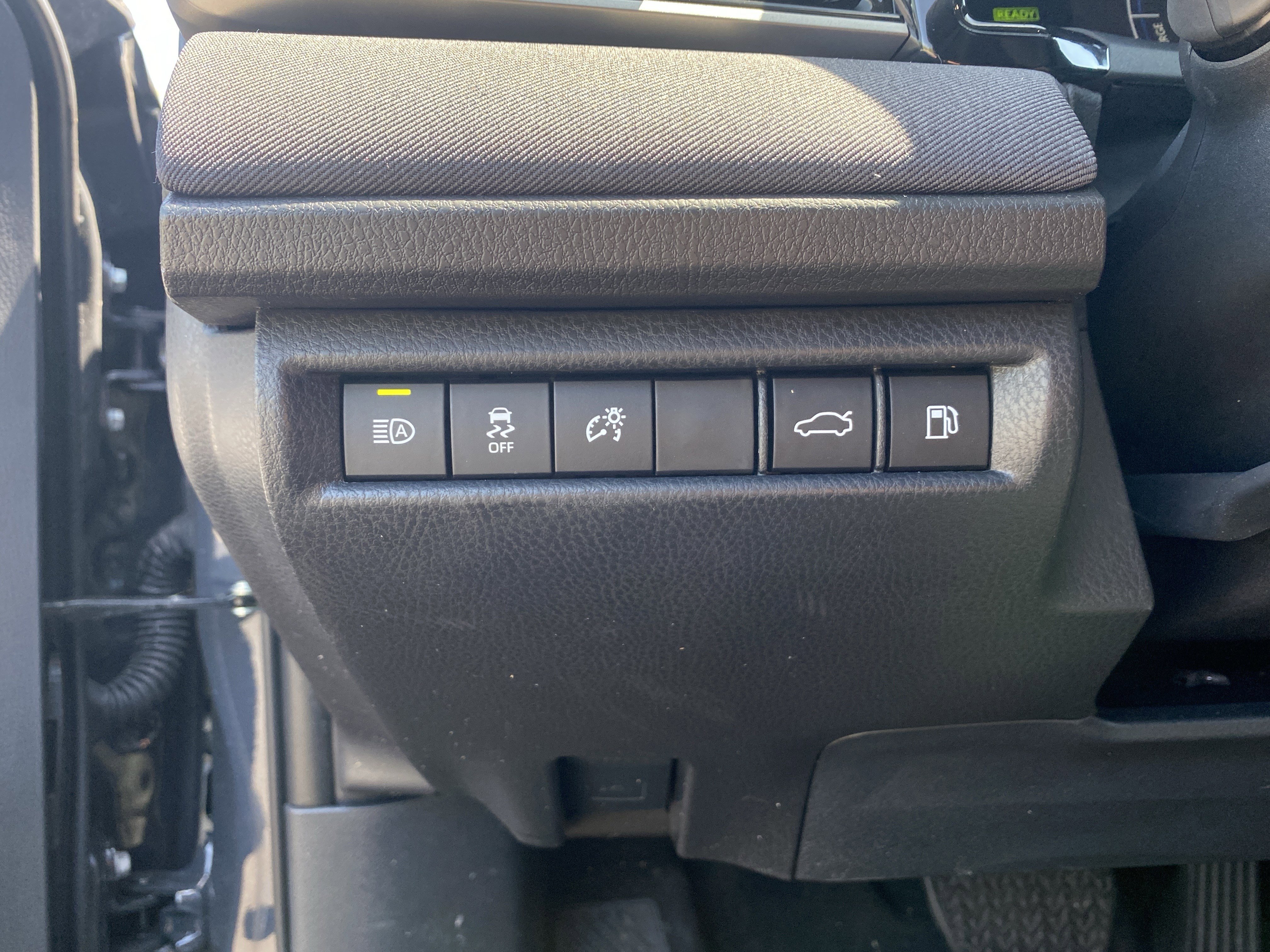 Used 2025 Toyota Camry LE w/ Convenience Package FWD image 28