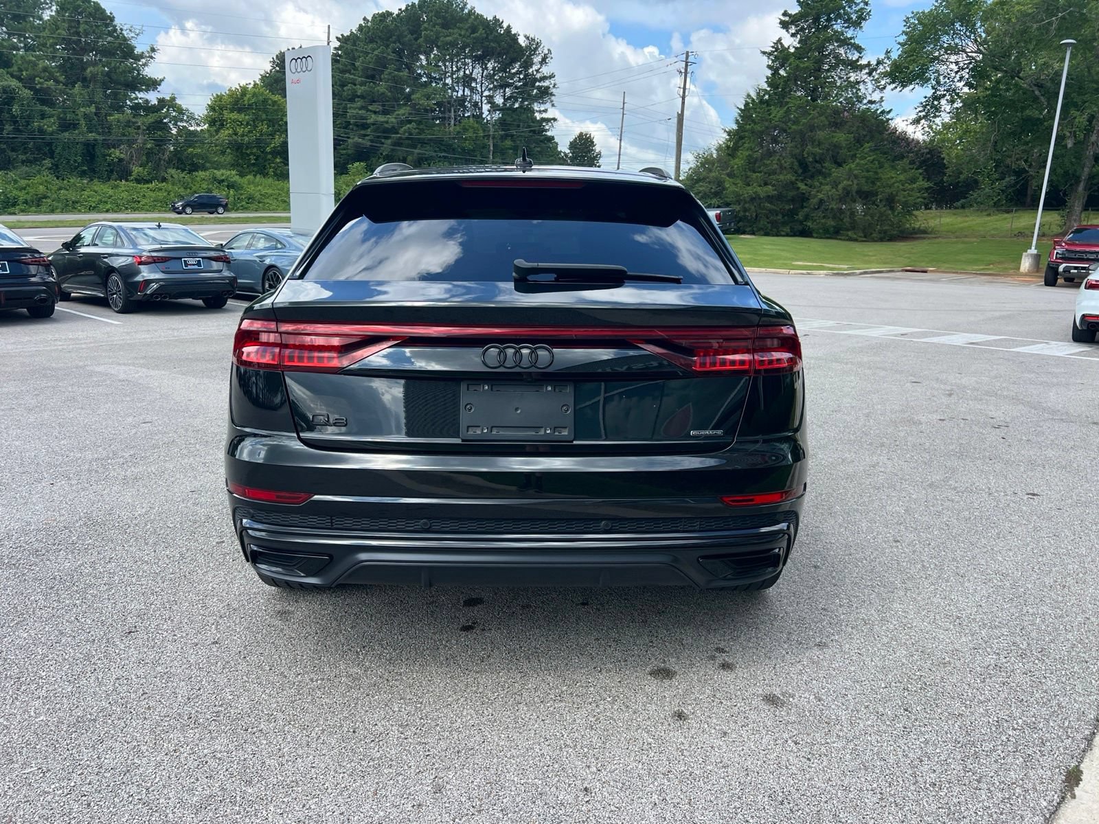 Used 2022 Audi Q8 Prestige w/ Prestige Package AWD/4WD image 7