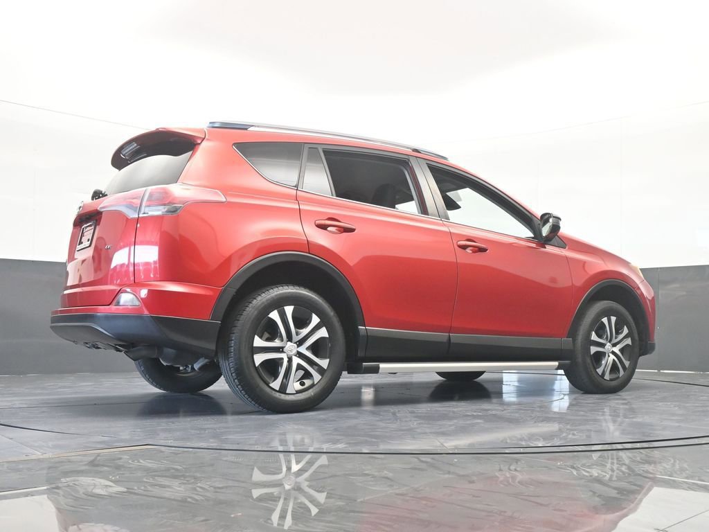 Used 2017 Toyota RAV4 LE image 58