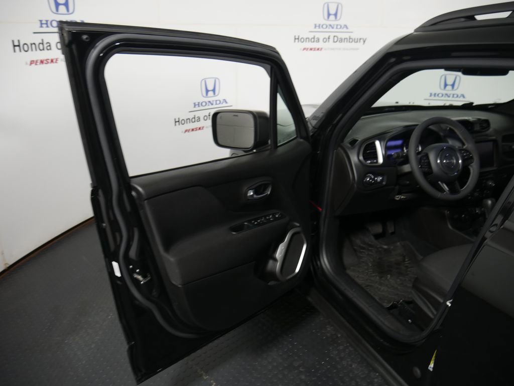Used 2021 Jeep Renegade Latitude image 10