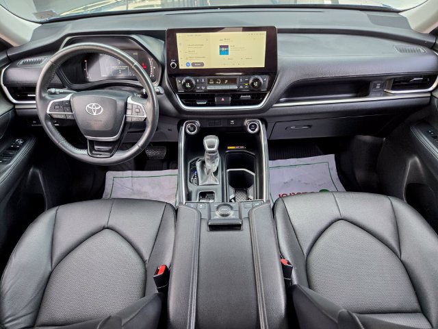 Used 2024 Toyota Grand Highlander AWD image 15
