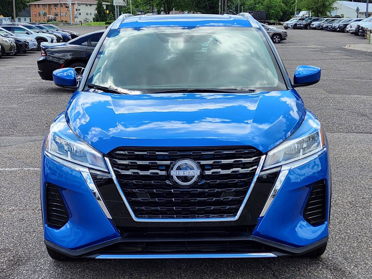 Used 2024 Nissan Kicks SV FWD image 6