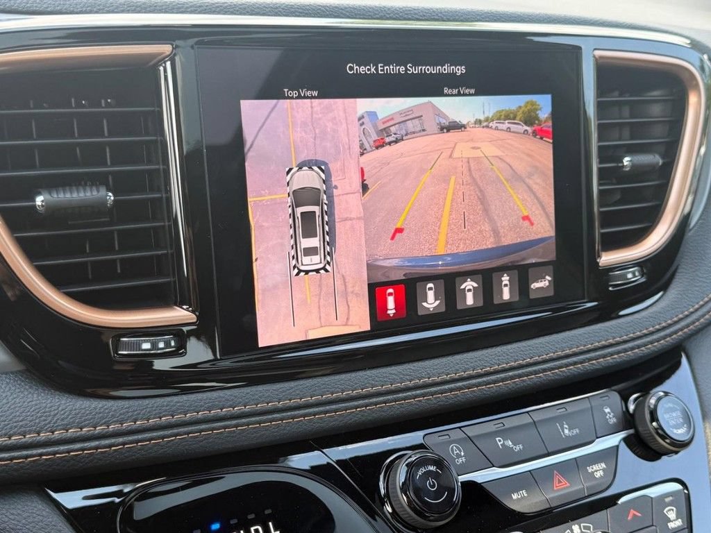 New 2027 Chrysler Pacifica Pinnacle w/ Theater Group AWD/4WD image 20