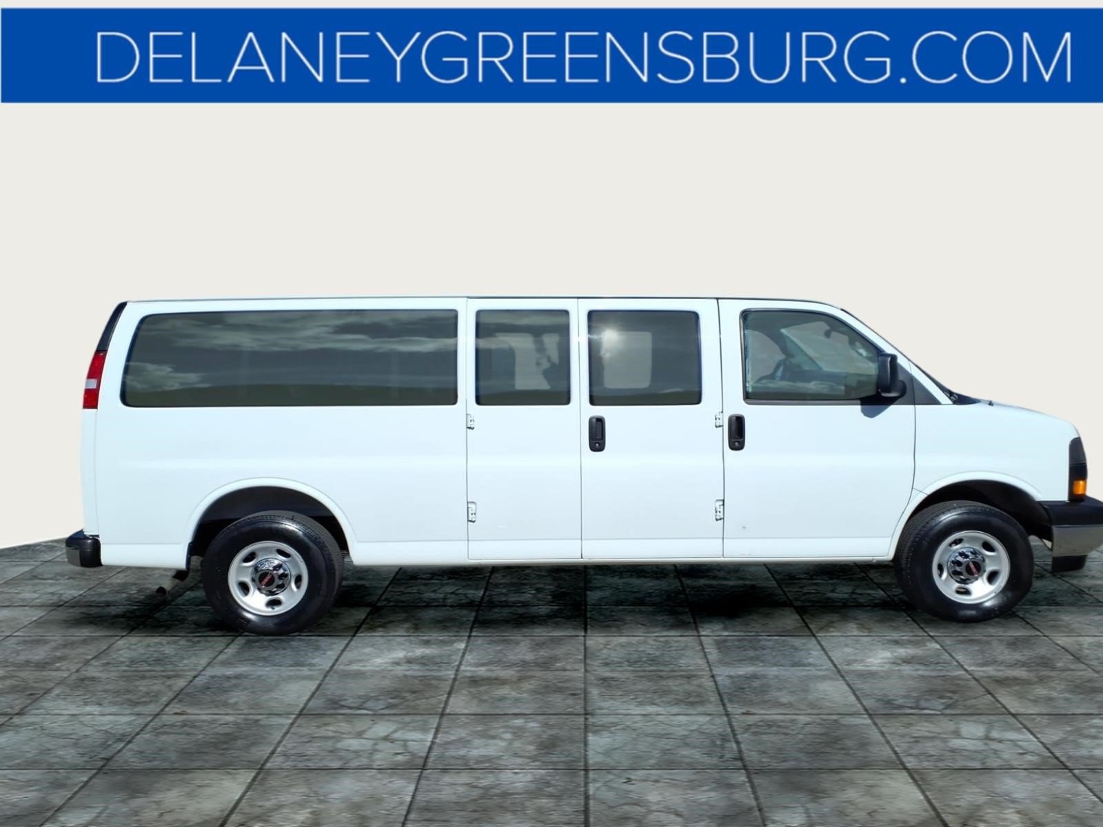 Used 2025 GMC Savana 3500 LT w/ LT Preferred Equipment Group RWD image 2