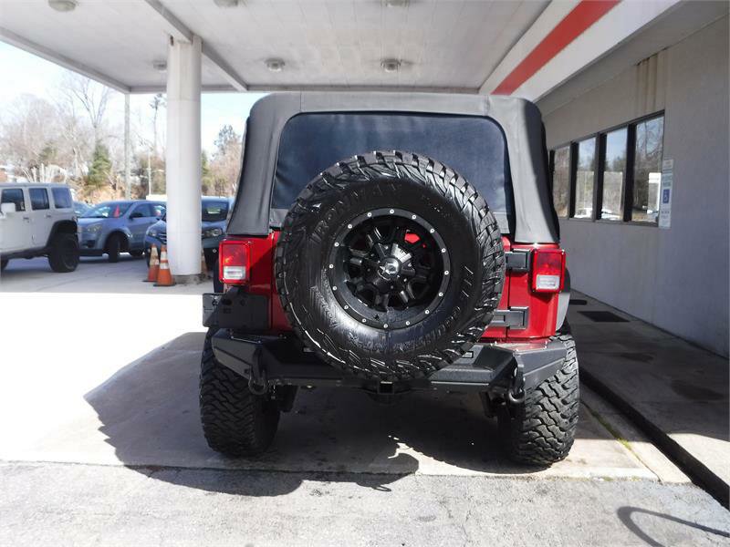Used 2012 Jeep Wrangler Unlimited Sahara w/ Connectivity Group image 9