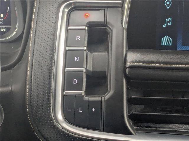 Used 2023 Chevrolet Suburban Premier image 12