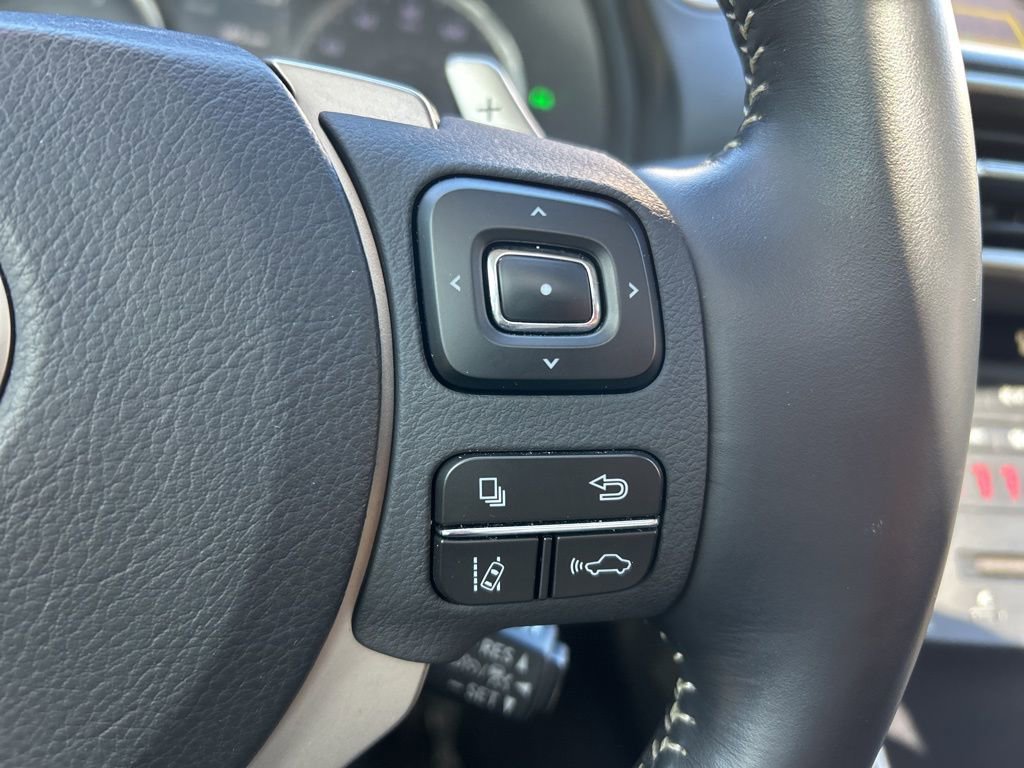 Used 2019 Lexus IS 300 RWD image 17