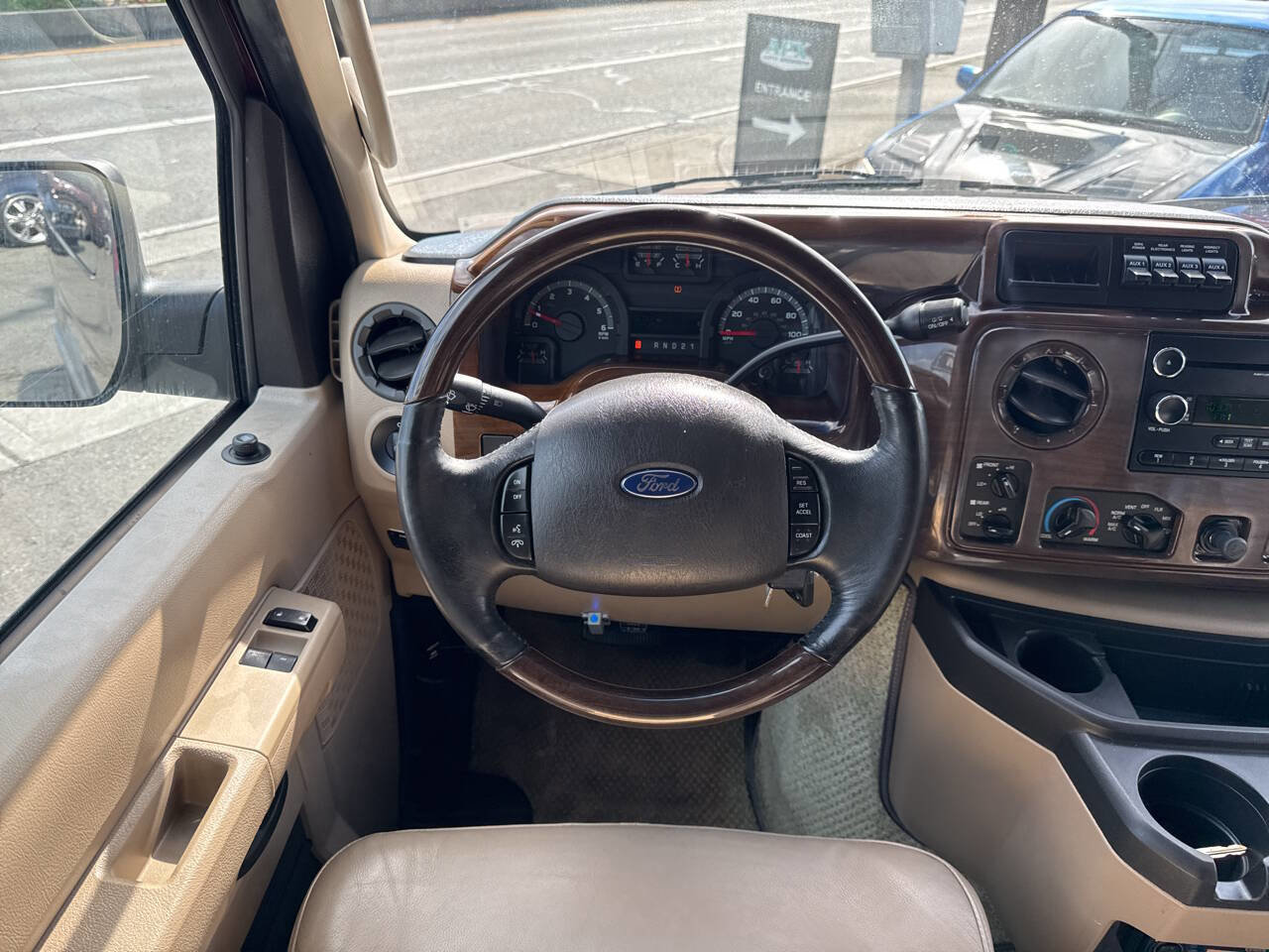 Used 2011 Ford E-150 and Econoline 150 w/ Premium Van Group RWD image 27