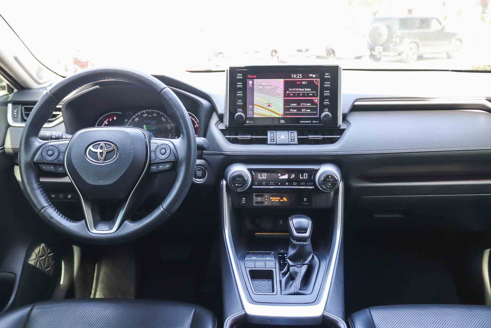 Used 2020 Toyota RAV4 Limited FWD image 15