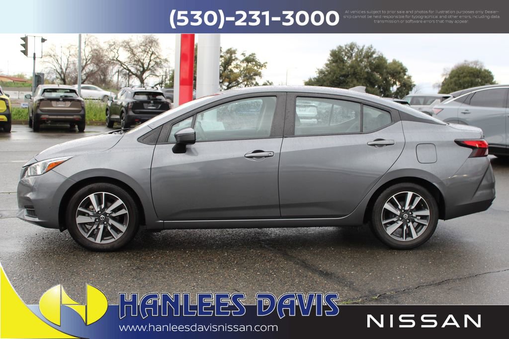 Used 2021 Nissan Versa SV image 2
