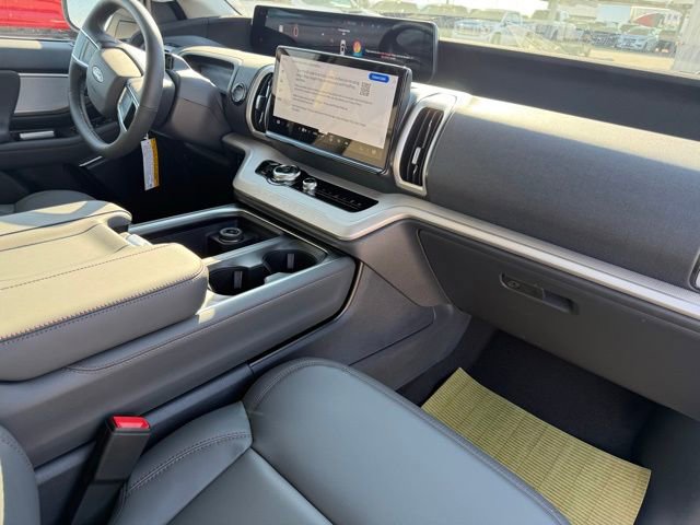 New 2025 Ford Expedition Active image 12