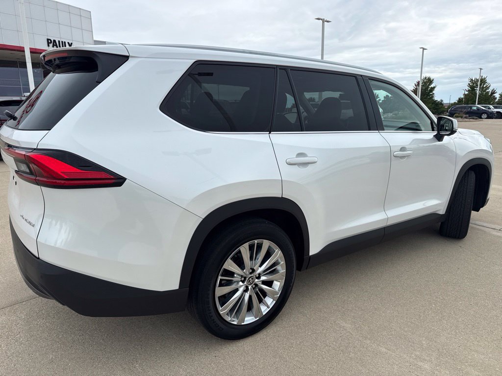 Certified 2024 Toyota Grand Highlander AWD image 3