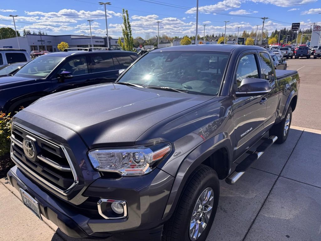Used 2019 Toyota Tacoma SR5 RWD image 2