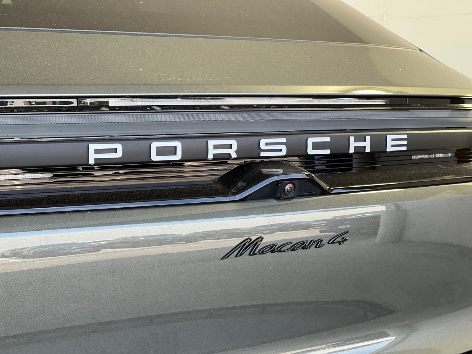 New 2026 Porsche Macan 4 Electric AWD/4WD image 35