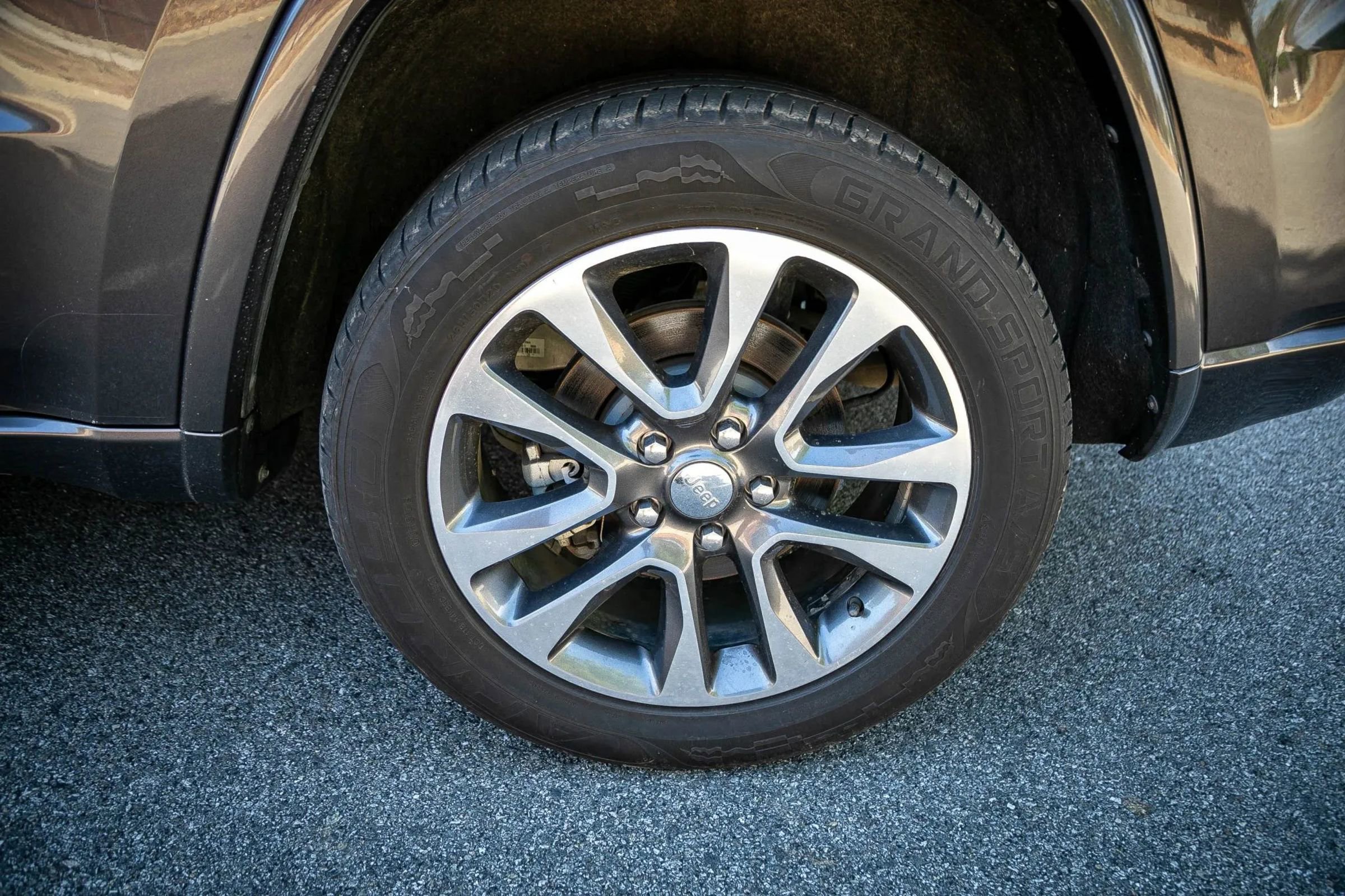 Used 2017 Jeep Grand Cherokee Overland image 9