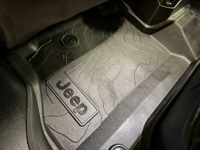 Used 2022 Jeep Gladiator Overland w/ Popular Equipment Package image 19