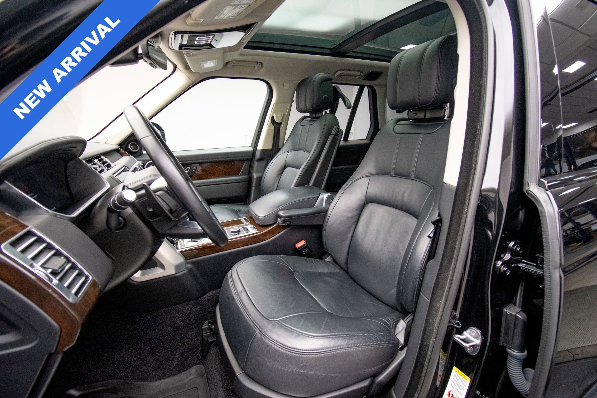Used 2021 Land Rover Range Rover AWD/4WD image 10