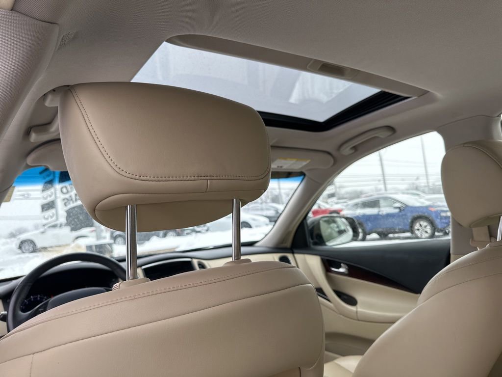 Used 2017 INFINITI QX50 AWD w/ Premium Plus Package image 6