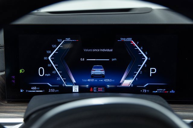 Used 2023 BMW X7 xDrive40i w/ M Sport Package image 2