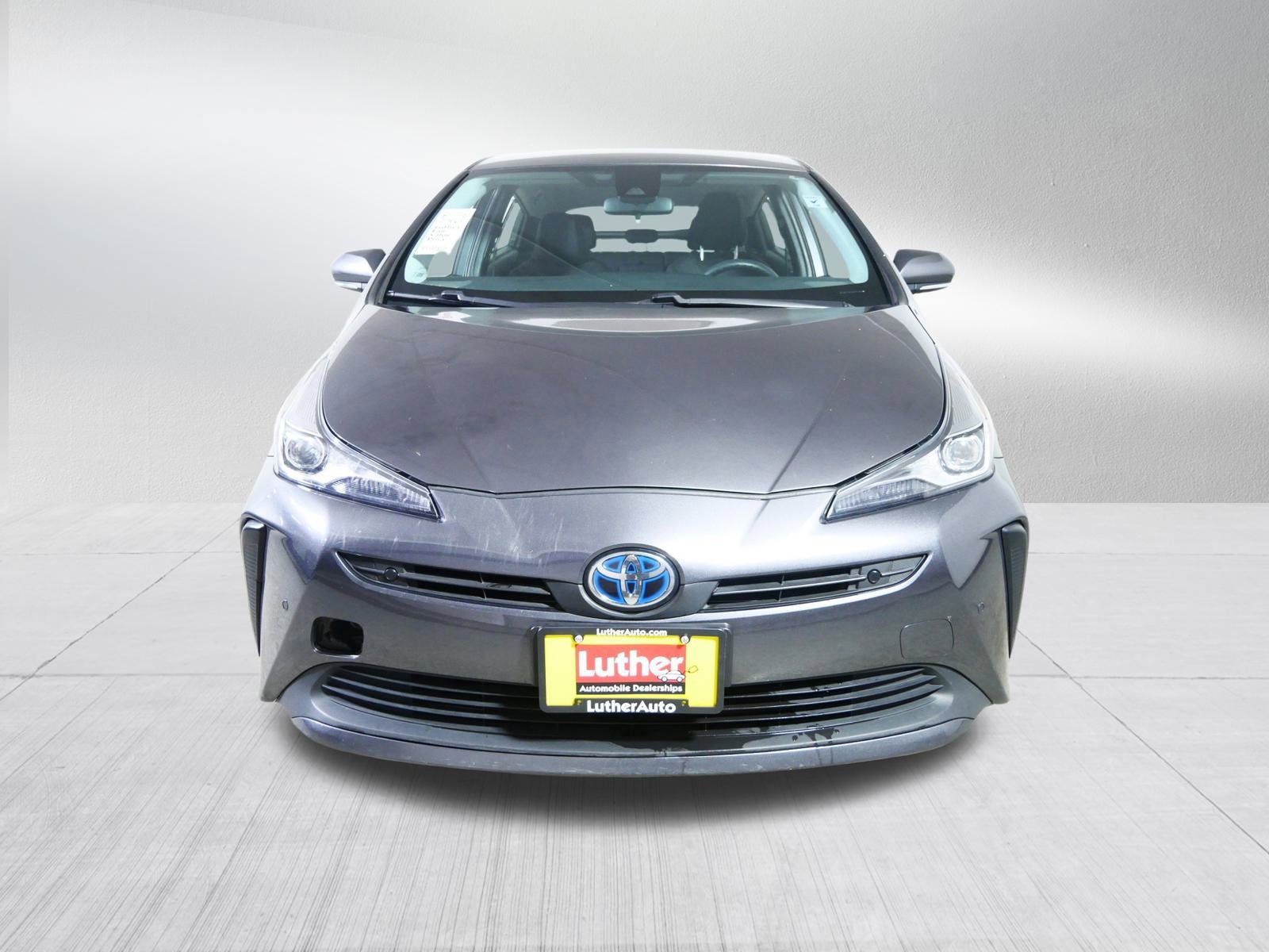 Used 2022 Toyota Prius LE image 2