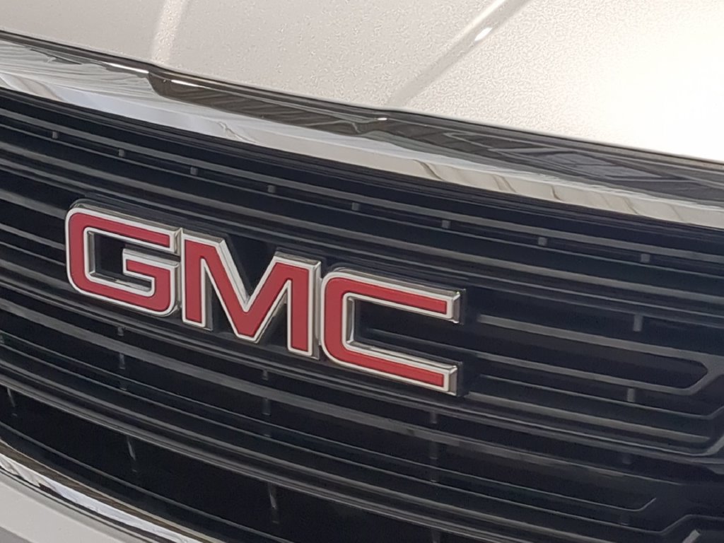 Used 2020 GMC Terrain SLE w/ Driver Convenience Package AWD/4WD image 15