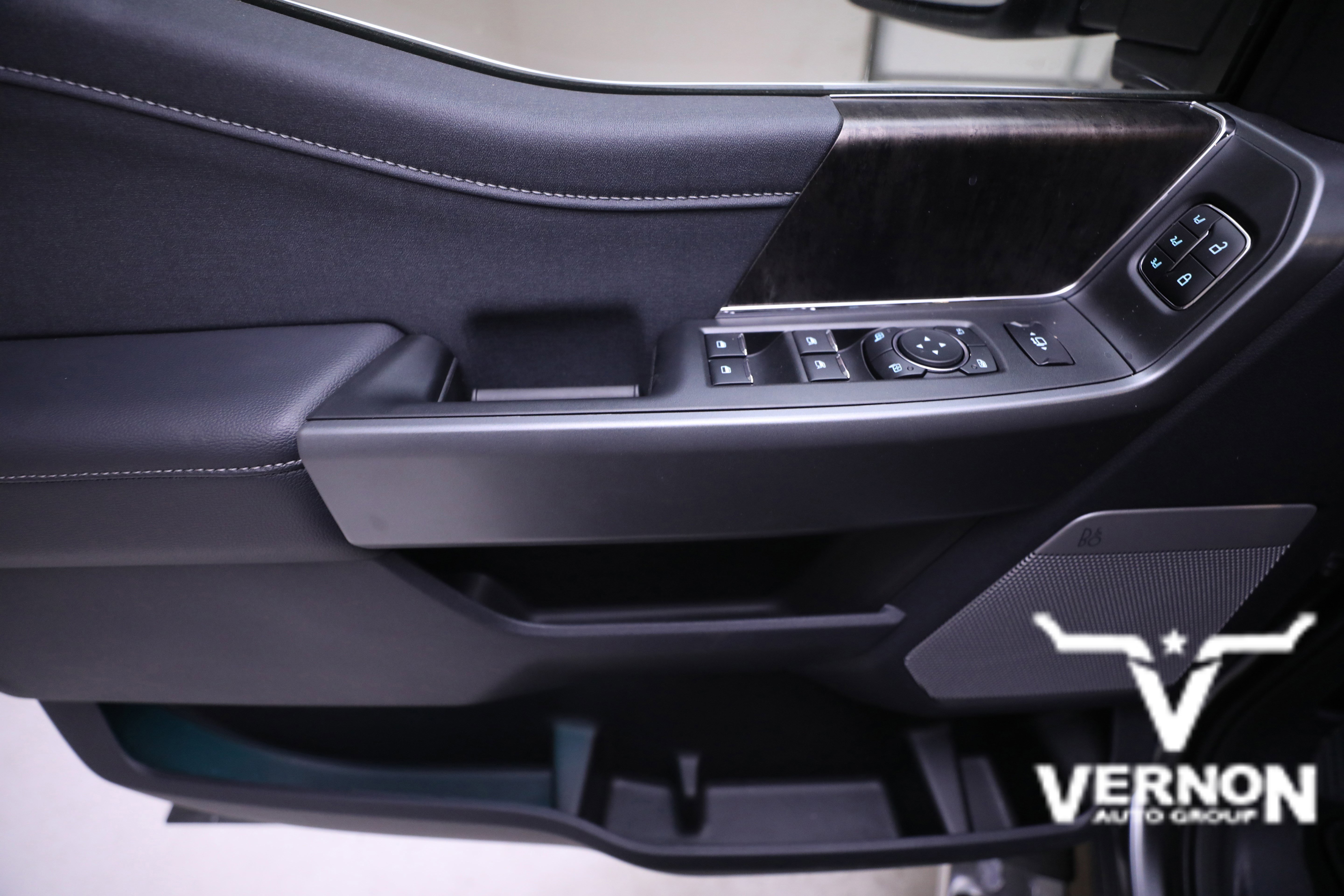 New 2026 Ford F250 Lariat w/ Chrome Package image 19