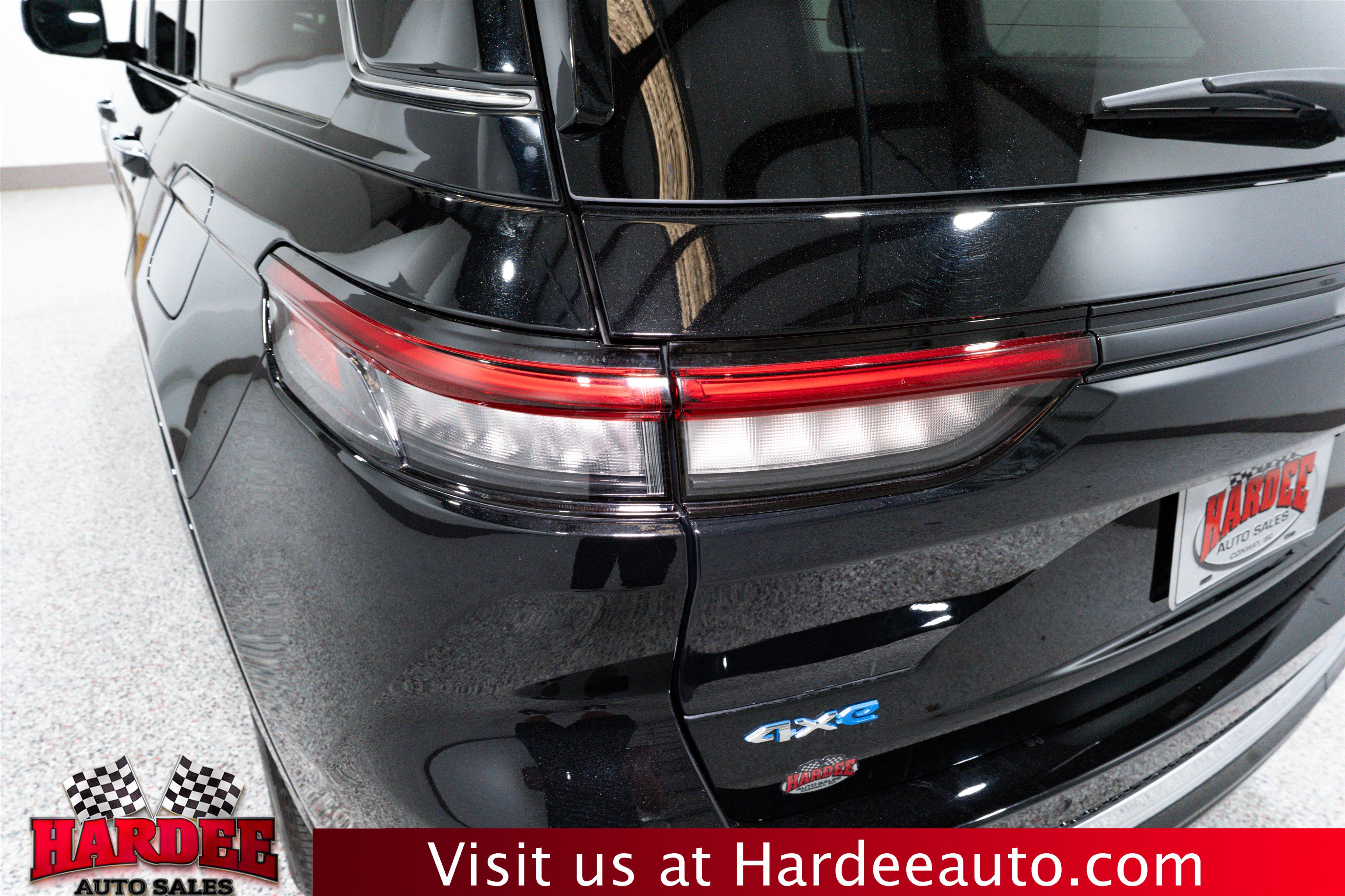 Used 2023 Jeep Grand Cherokee Overland w/ Advanced Protech Group III image 9