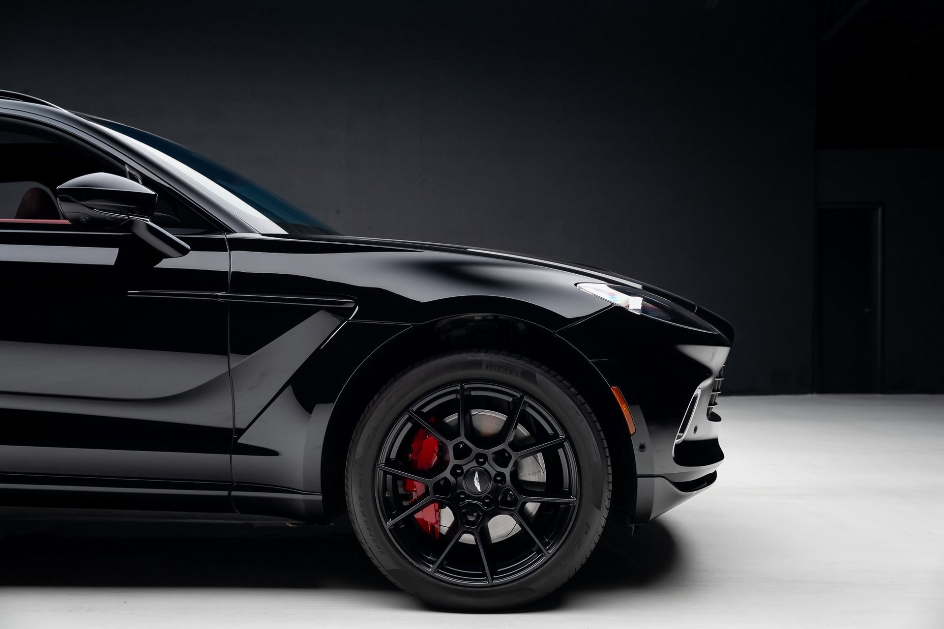 Used 2021 Aston Martin DBX image 38