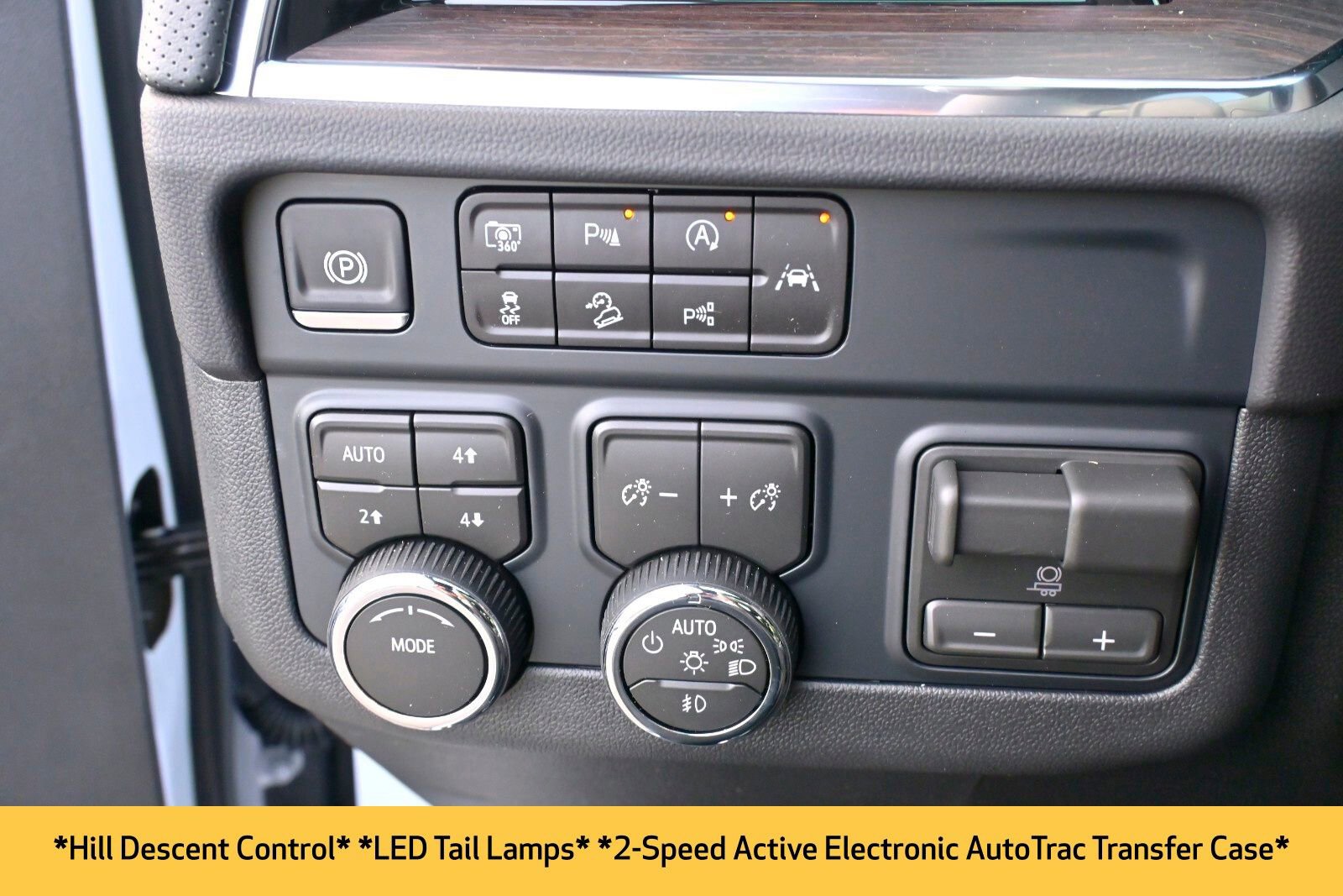 Used 2026 Chevrolet Suburban Premier w/ Sun And Tow Package AWD/4WD image 15