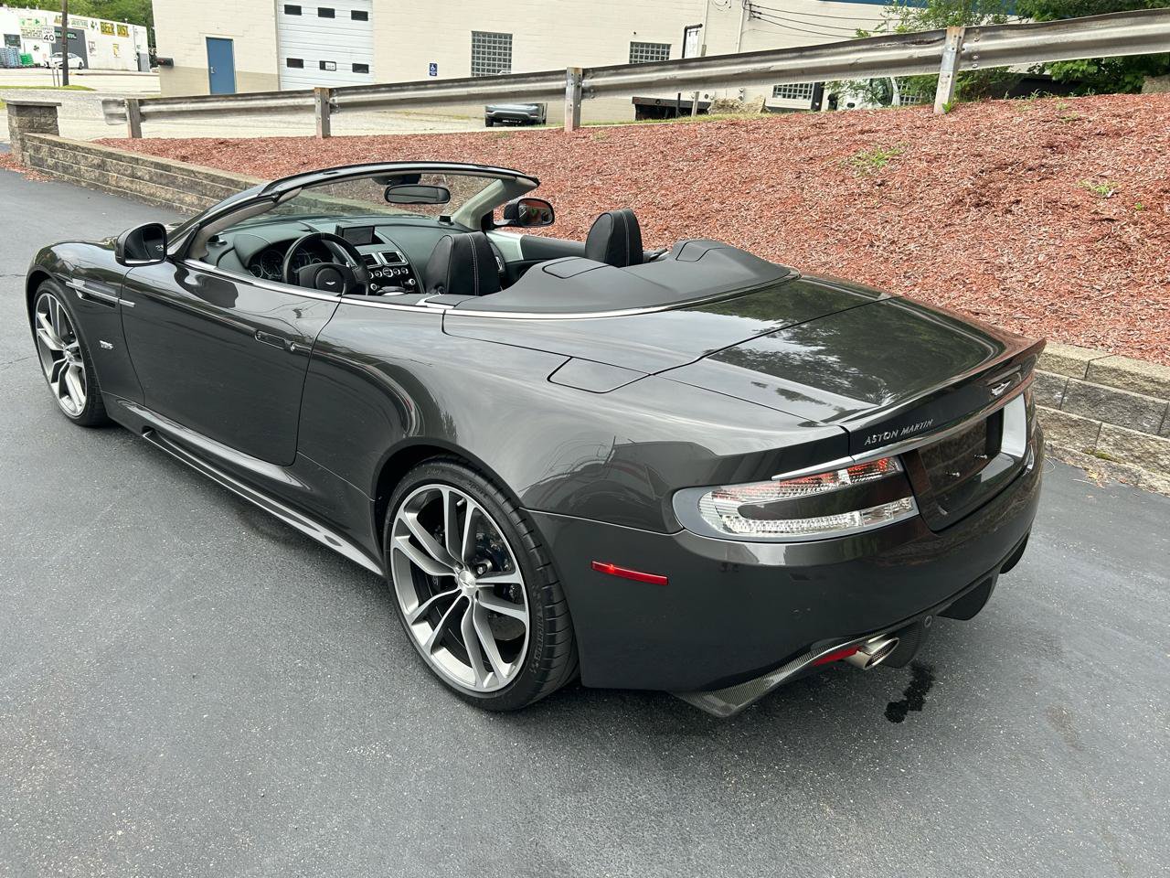 Used 2011 Aston Martin DBS Volante RWD image 6
