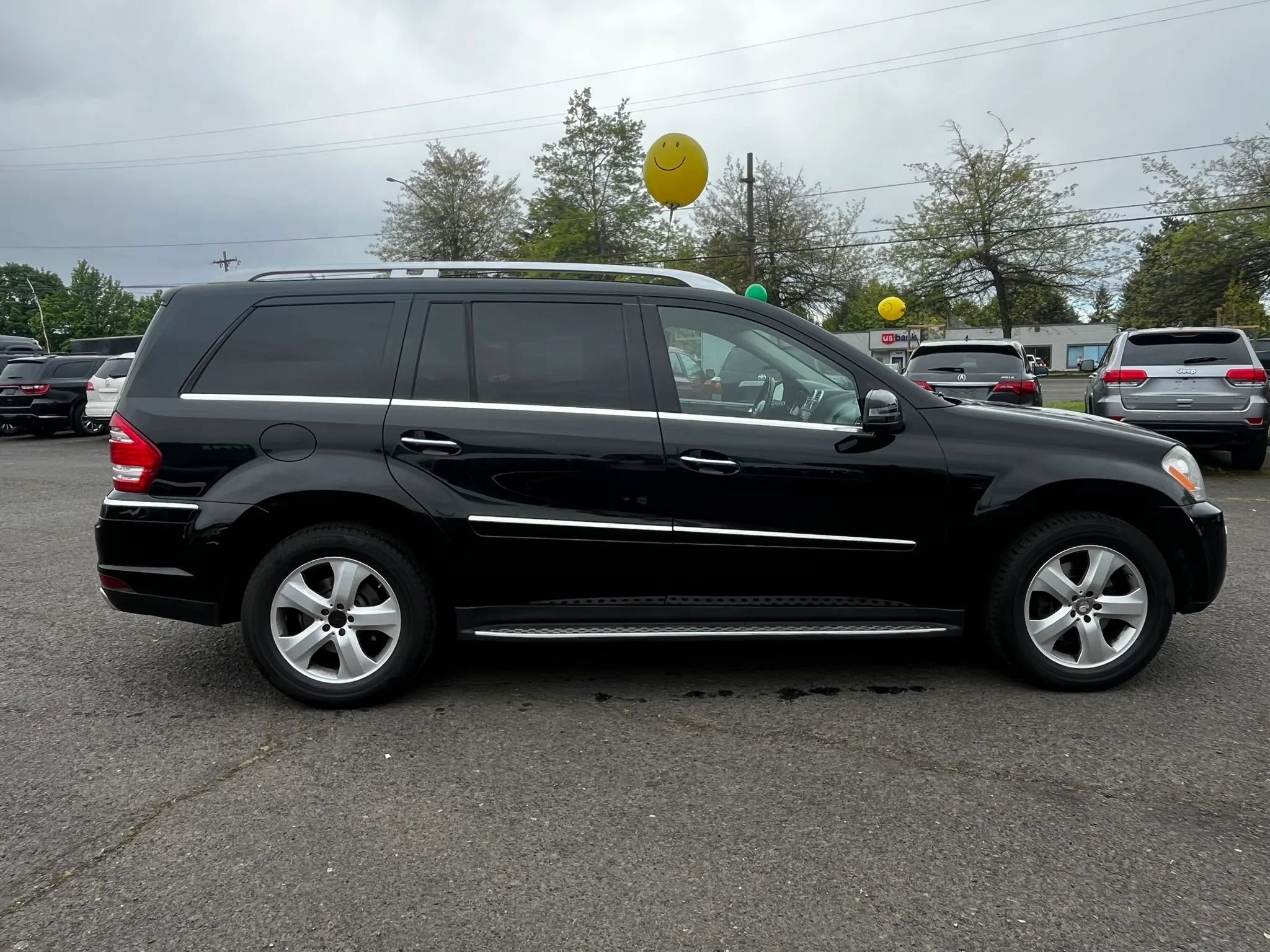 Used 2011 Mercedes-Benz GL 450 4MATIC image 2