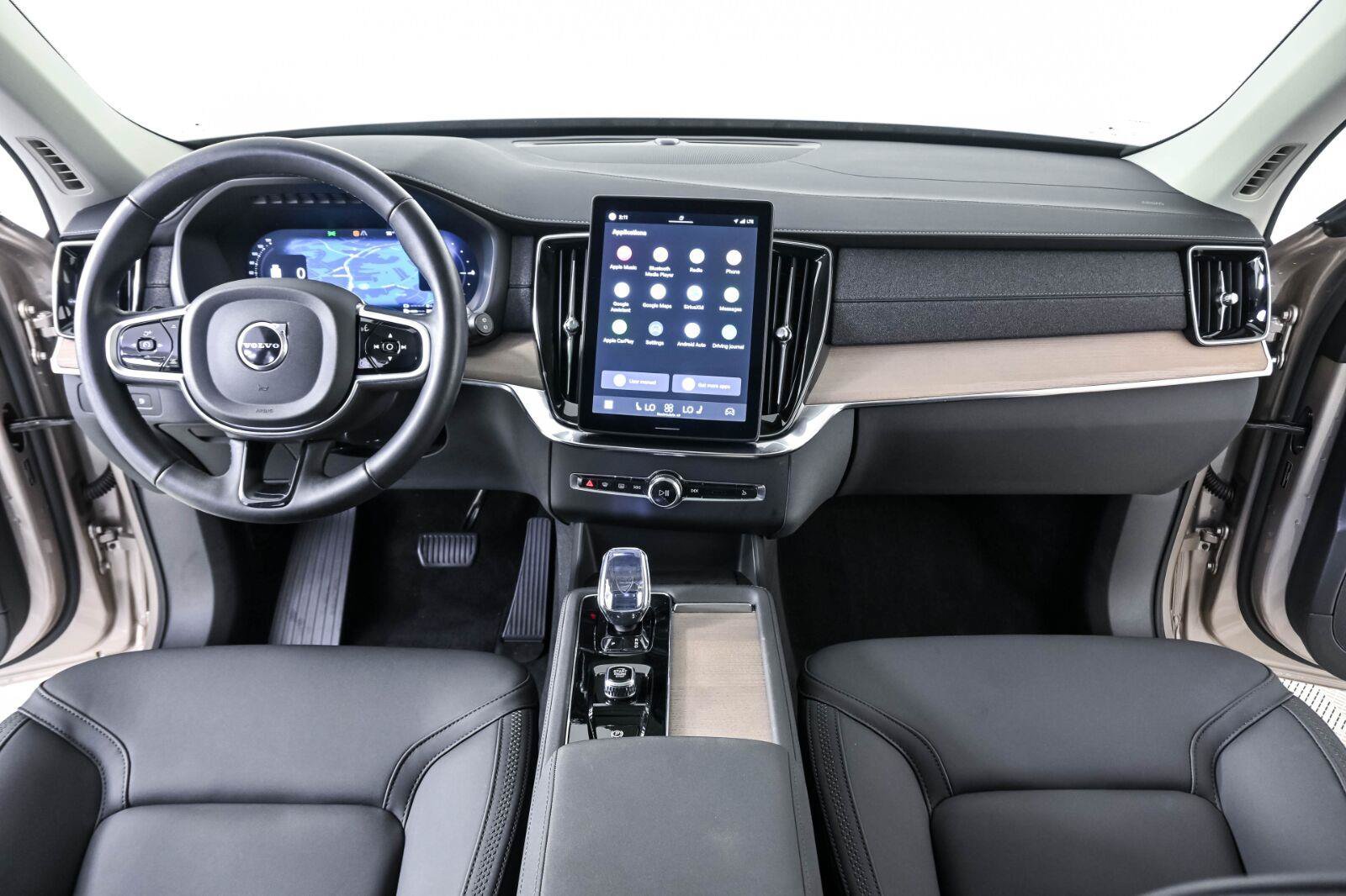 Certified 2025 Volvo XC90 T8 Core AWD/4WD image 16