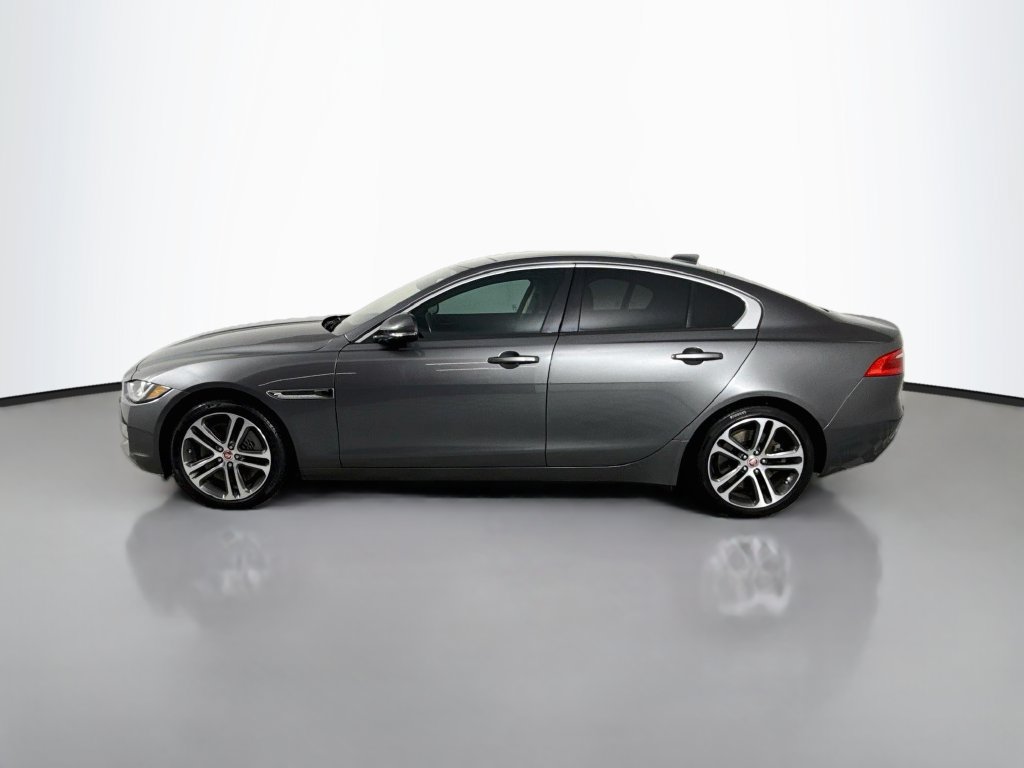 Used 2017 Jaguar XE Premium AWD/4WD image 2