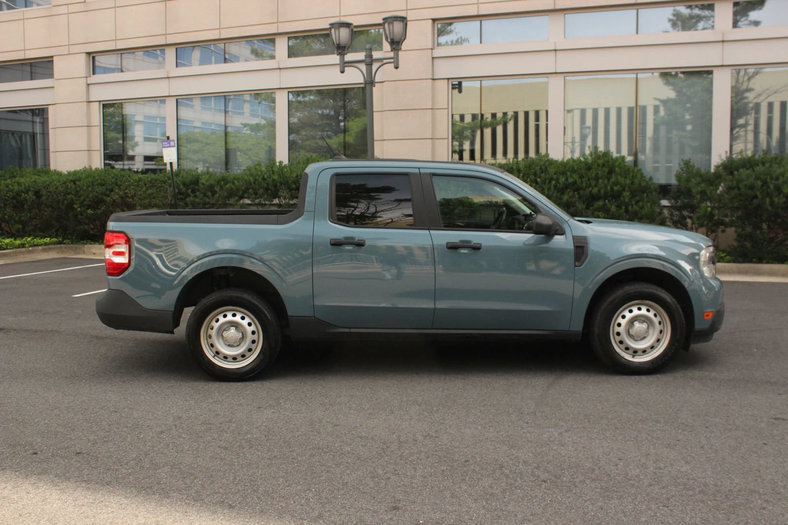 Used 2022 Ford Maverick XL FWD image 6