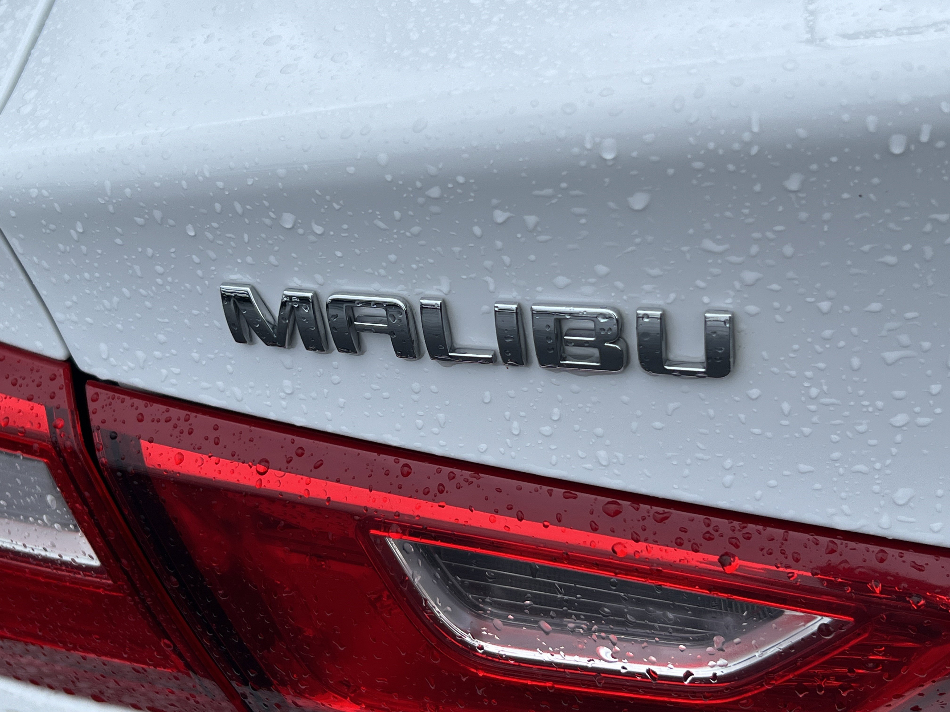Used 2025 Chevrolet Malibu LT FWD image 9