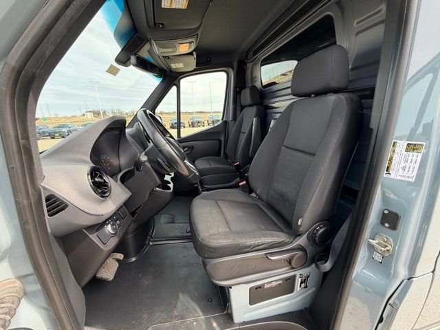 Used 2021 Mercedes-Benz Sprinter 1500 image 18
