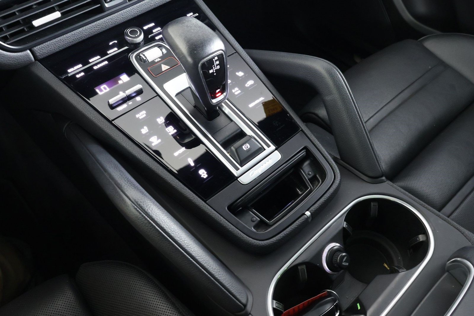 Certified 2023 Porsche Cayenne Platinum Edition AWD/4WD image 18