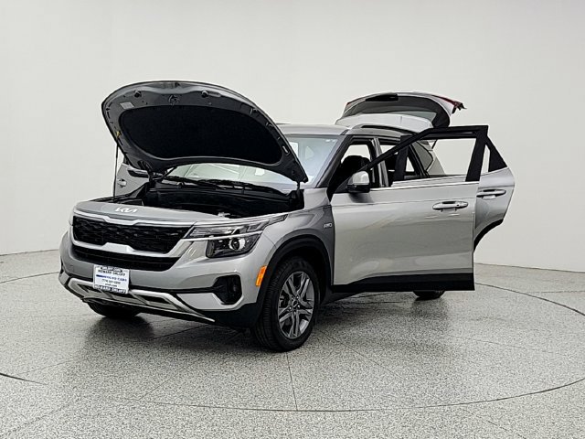 Used 2023 Kia Seltos S AWD/4WD image 9