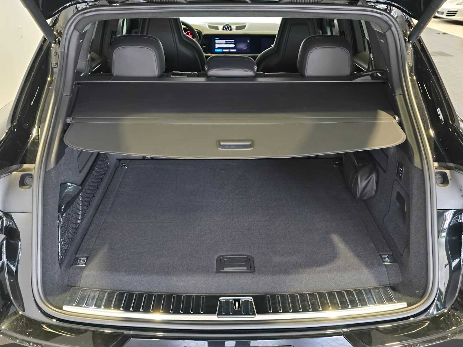 Used 2025 Porsche Cayenne Turbo image 17