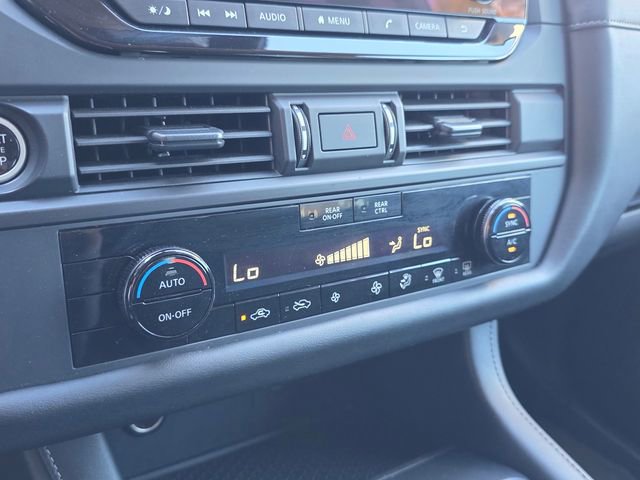 Used 2024 Nissan Pathfinder S image 26