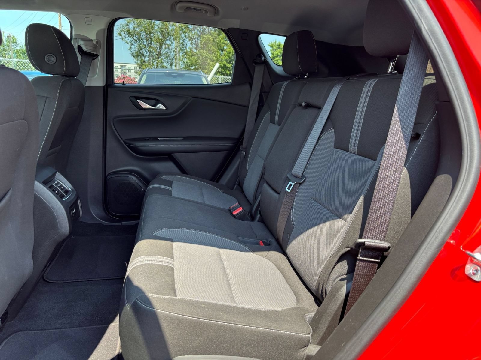 Used 2025 Chevrolet Blazer LT FWD image 27