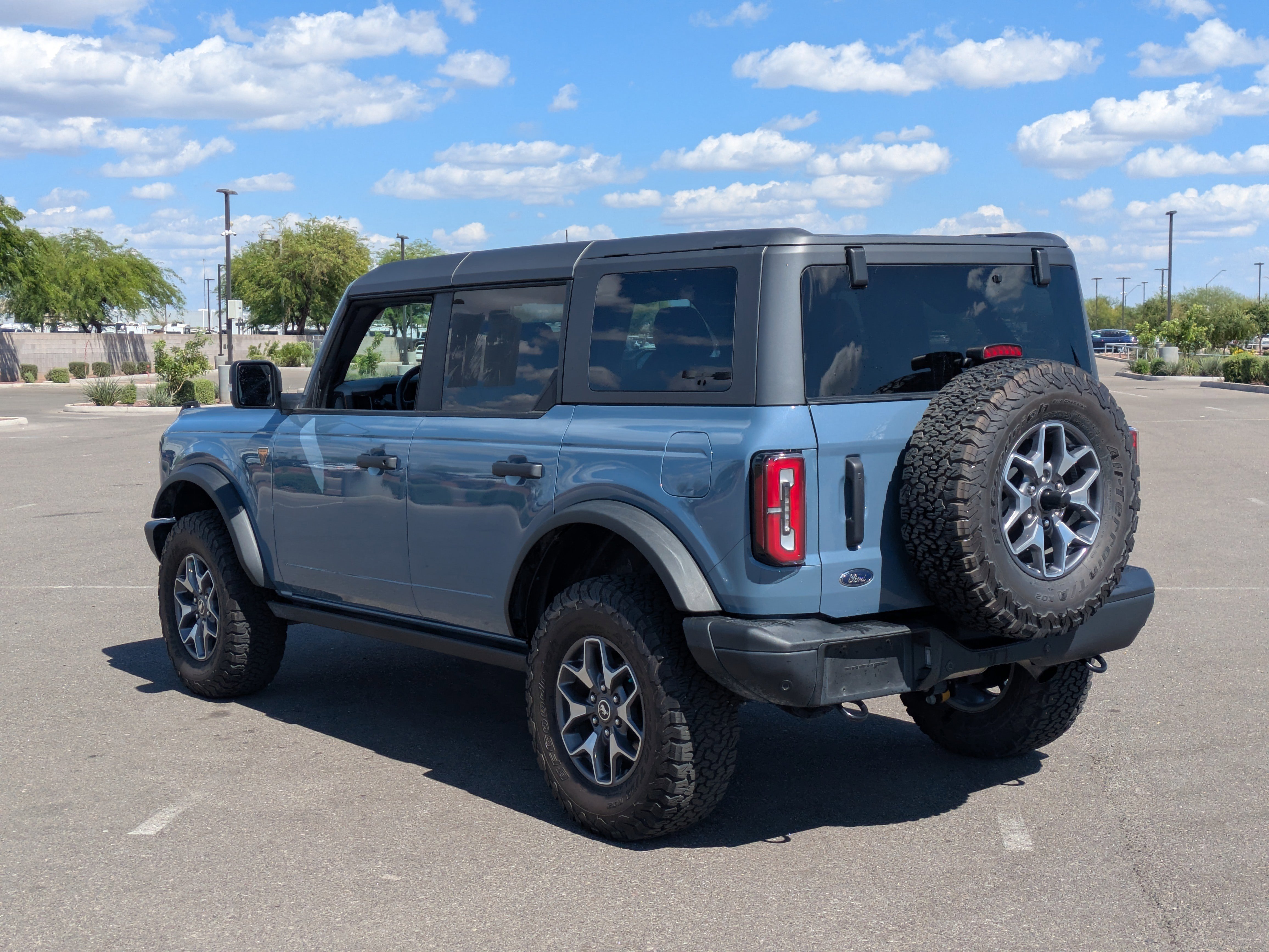 Used 2023 Ford Bronco Badlands image 3
