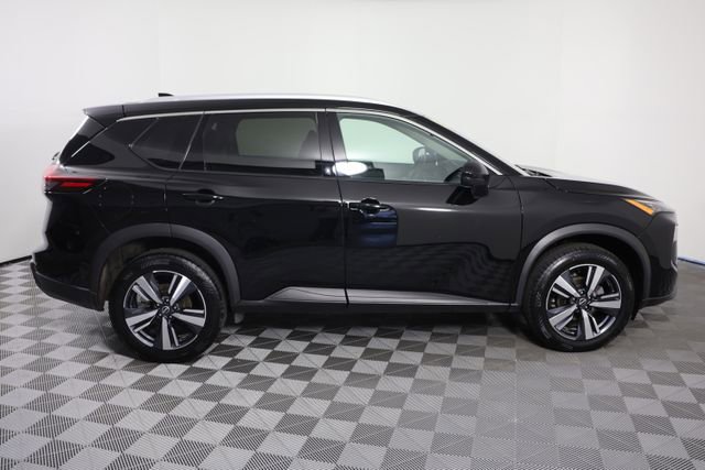 Used 2024 Nissan Rogue SL AWD/4WD image 9